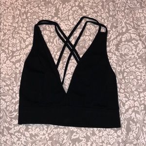 BLACK DEEP V CROP